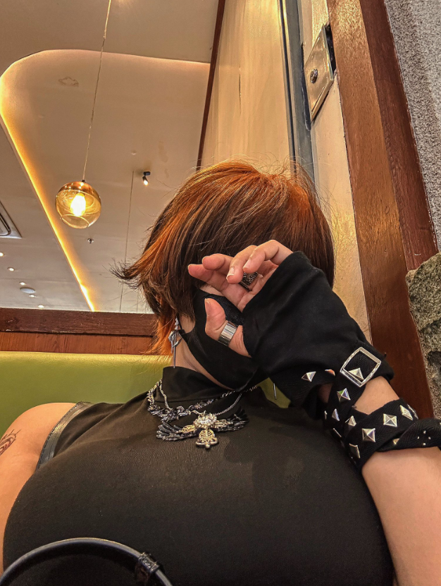 NateCarlso93379's tweet photo. このコスプレなら外でもデートできます？ https://t.co/zDqTpePqGL