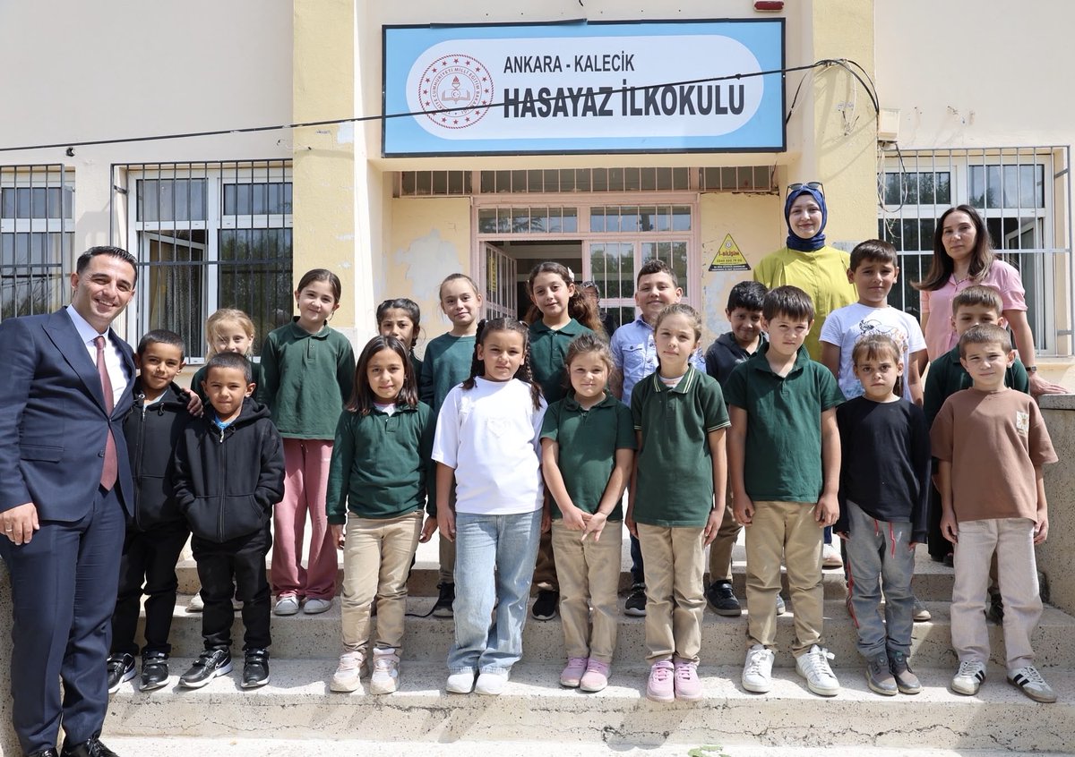 Kalecikilcemem's tweet photo. 📚 Eğitimde Sahadayız!

İlçe Millî Eğitim Müdürümüz Emrah GÜNDÜZ; Kalecik Anaokulu, Hasayaz İlkokulu,Cumhuriyet Ortaokulu ve Kalecik AİHL’ni  ziyaret ederek yönetici ve öğretmenlerimizle bir araya geldi.

🤝 Dinliyor, değerlendiriyor, birlikte güçleniyoruz. 🌱
@tcmeb @MemAnkara https://t.co/VlF6Upfixb