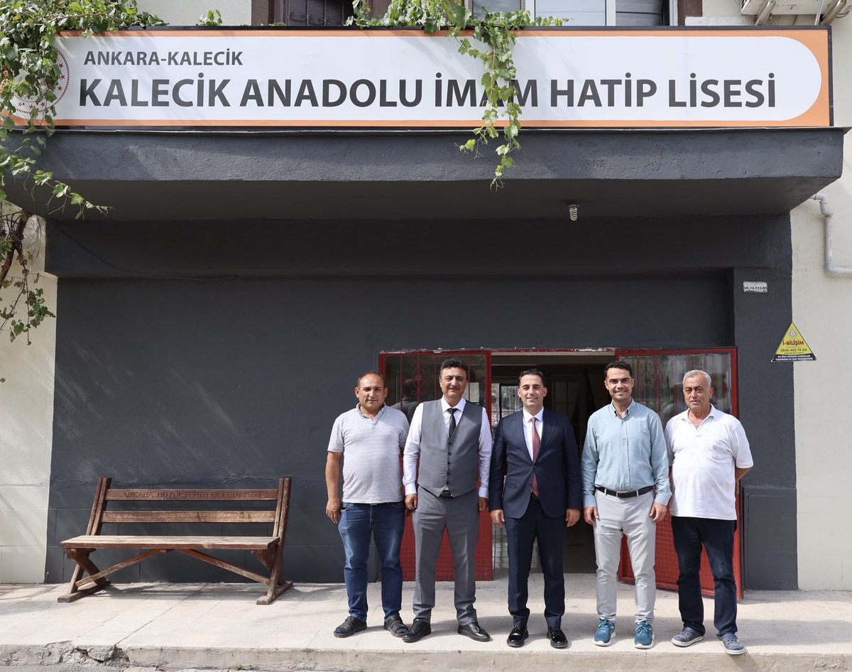 Kalecikilcemem's tweet photo. 📚 Eğitimde Sahadayız!

İlçe Millî Eğitim Müdürümüz Emrah GÜNDÜZ; Kalecik Anaokulu, Hasayaz İlkokulu,Cumhuriyet Ortaokulu ve Kalecik AİHL’ni  ziyaret ederek yönetici ve öğretmenlerimizle bir araya geldi.

🤝 Dinliyor, değerlendiriyor, birlikte güçleniyoruz. 🌱
@tcmeb @MemAnkara https://t.co/VlF6Upfixb