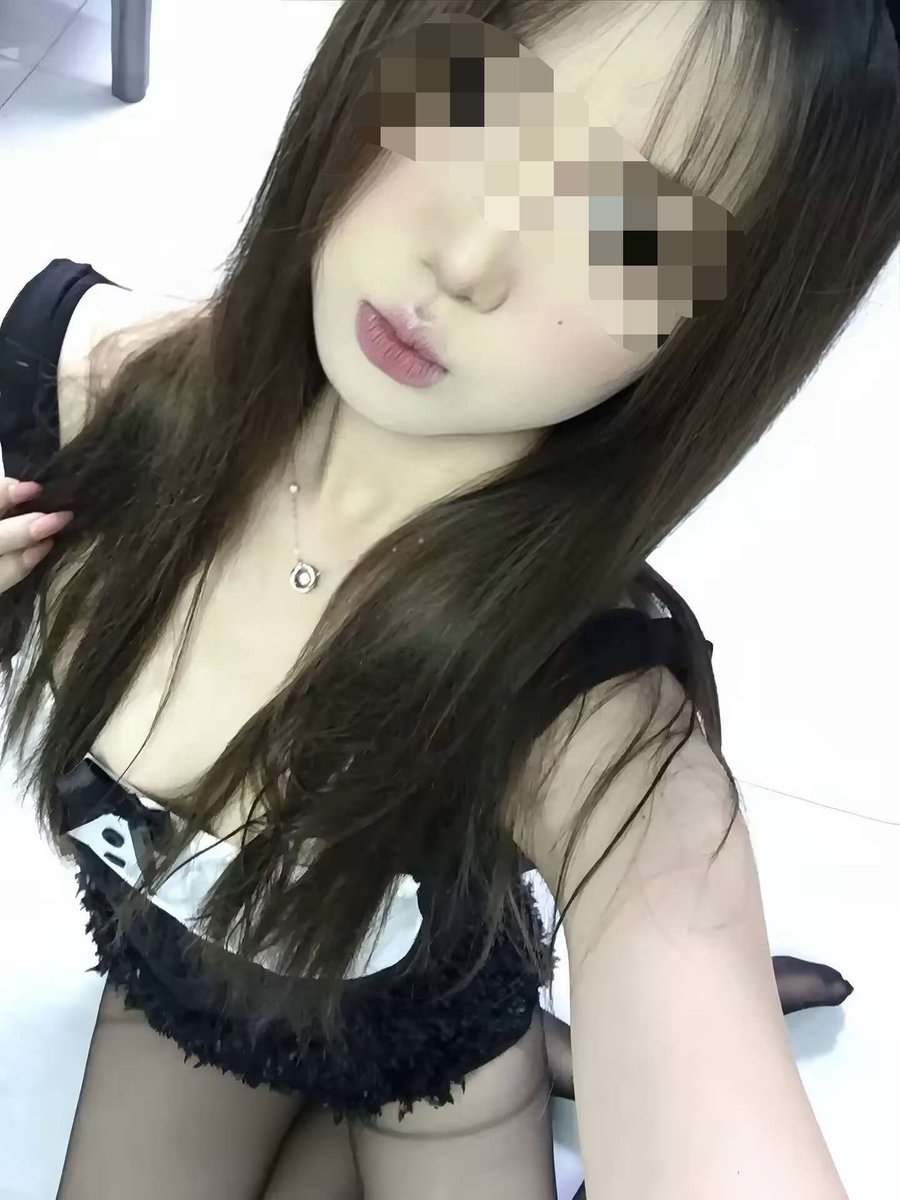prasmanan__'s tweet photo. 山东菏泽 27岁比较反差看着比较高冷而已，喜欢女上位。私生活不乱，找合适的男生 https://t.co/n38pom0taR