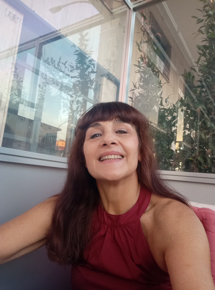 AutriceStefania's tweet photo. "Non esiste accessorio più elegante di un sorriso sincero."
Buona giornata a tutti.
#aforisma https://t.co/mtGfq66mdE