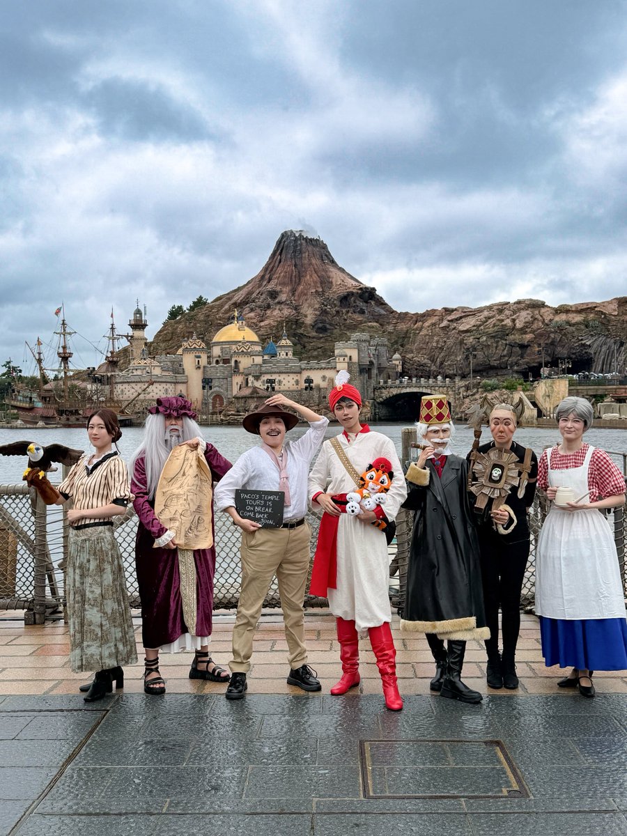 magicalllily's tweet photo. 本日ディズニーシー偉人会です🌏
偉人会とは…？？🤔

#dハロ仮装2026 #dハロ仮装 https://t.co/O8UM8mWIf3