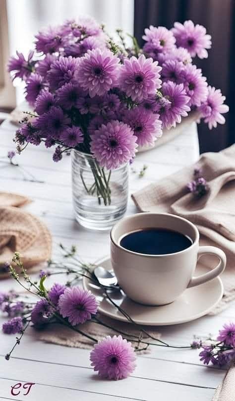 Lin_da_07_01_'s tweet photo. Goedemorgen! Ik ga er weer tegenaan. Daarna beginnen we langzaamaan met de keuken uitruimen en slopen; daar ben ik heel goed in, slopen. Fijne dag!😘 ☕️🔨🏠💪🏻 #ochtend #energie #keuken #klusser https://t.co/B1uAqUoK9S