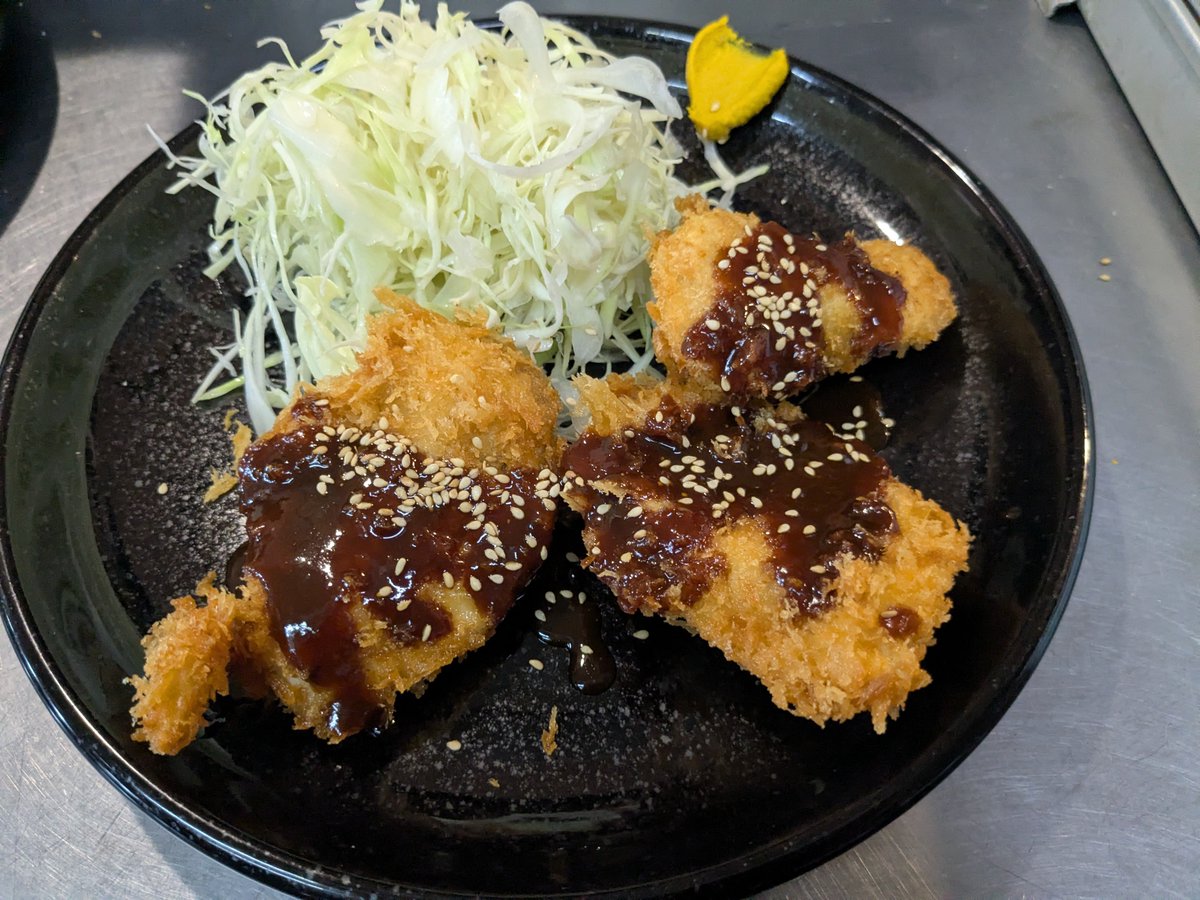 GFtonkatu's tweet photo. ◆今日のこども食堂◆

【鶏かつ味噌】

名前も聞かんし
住所もきかん
状況も聞かんから
気軽に来いよ
困ったことがあれば
何でも話しにこい

食うもんなければ
1日3回来てもええんやで
◆◆◆◆◆◆◆◆◆◆
#子供食堂 
#毎日開催 
#小1から高3まで完全無料
#1日3回利用可能
#とんかつや諭吉 https://t.co/EqSuhQ0B81