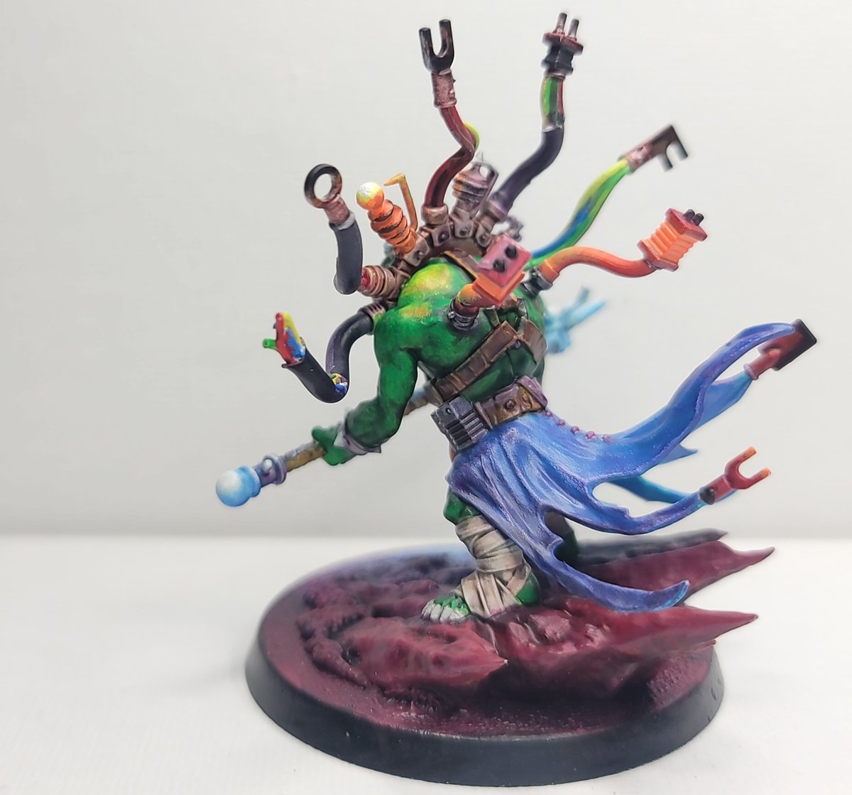 Kingmilkfarts_'s tweet photo. Weirdboy #Wh40k #Ork #miniaturepainting https://t.co/fCyZtVzryY