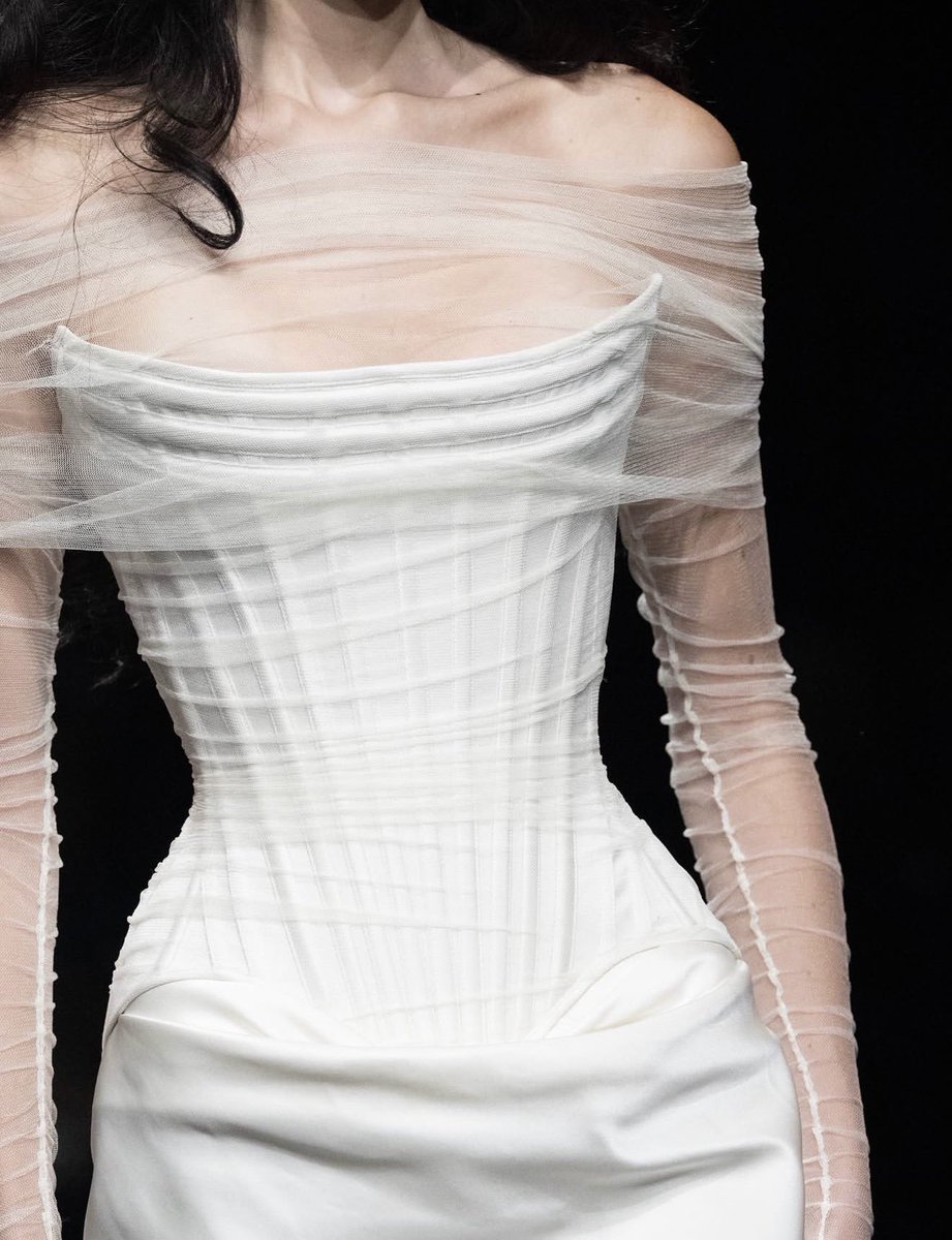 badestoutfit's tweet photo. wiederhoeft ss27 corset details https://t.co/HAyGnwld6U