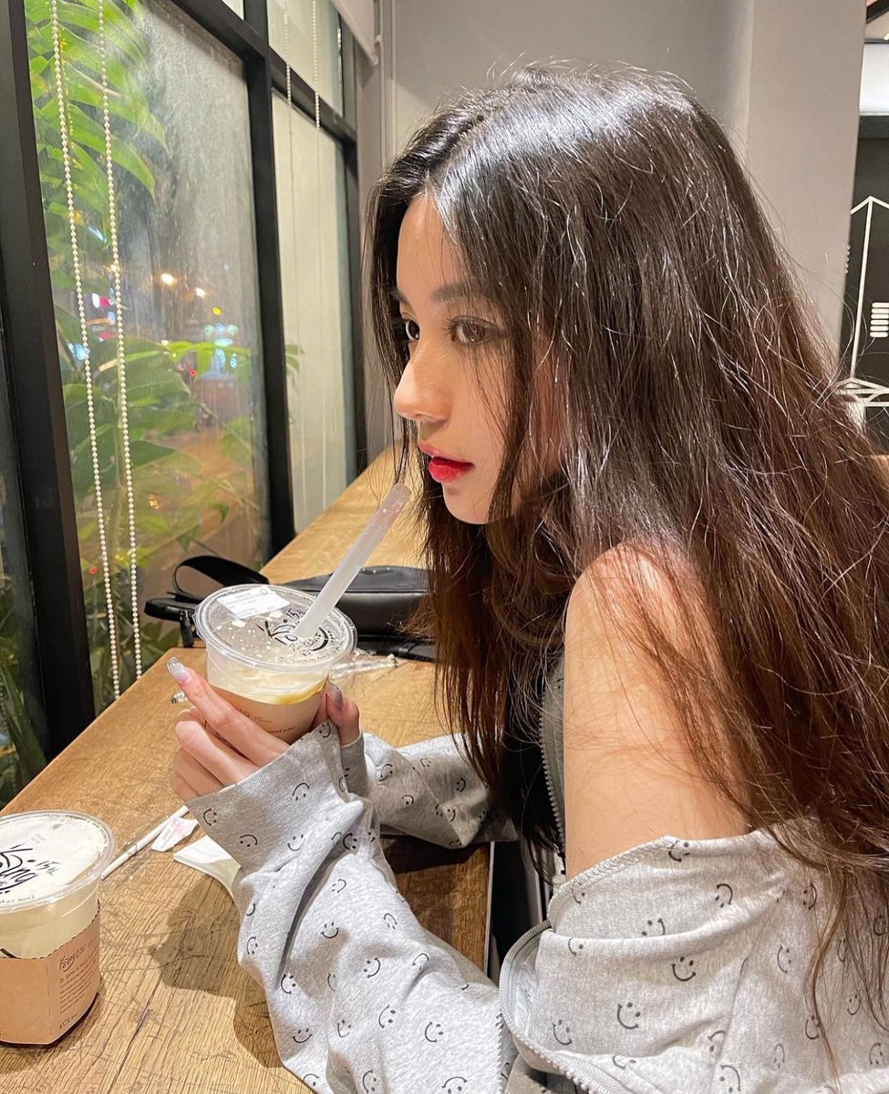 RonMolitorgf's tweet photo. Maybe forgetting is easier than letting go. Do you hold on too? ☕ https://t.co/kvvOtQLn2A