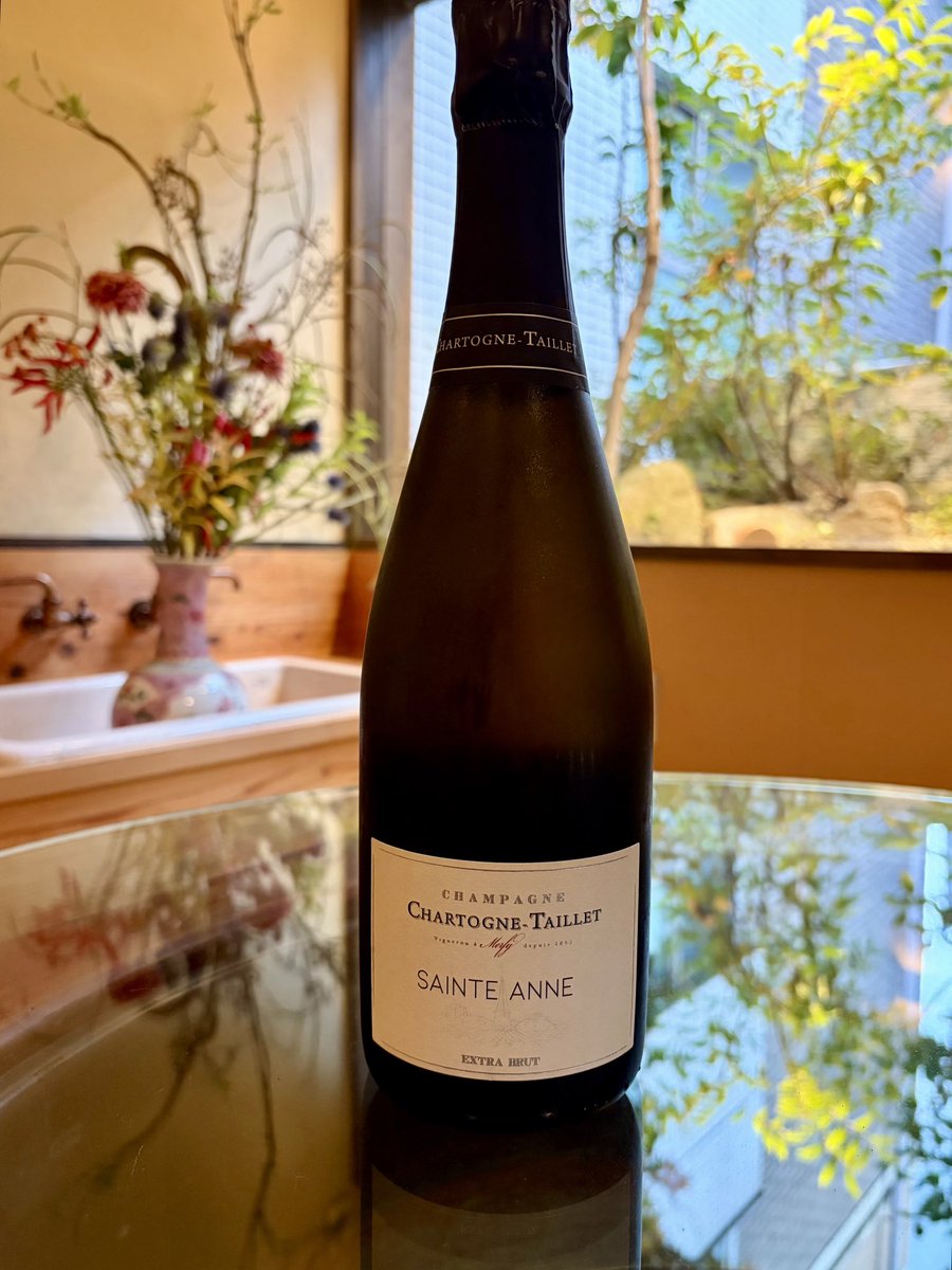 bor_de_aux's tweet photo. Chartogne-Taillet
Cuvée Sainte Anne Extra Brut
シャンパーニュ シャルトーニュ　タイエ
キュヴェ・サントアンヌ エクストラ・ブリュット
セロスの直弟子シャンパーニュ

#シャンパンバー
#日本酒バー
#ジャックセロス https://t.co/63ykM3IjJh