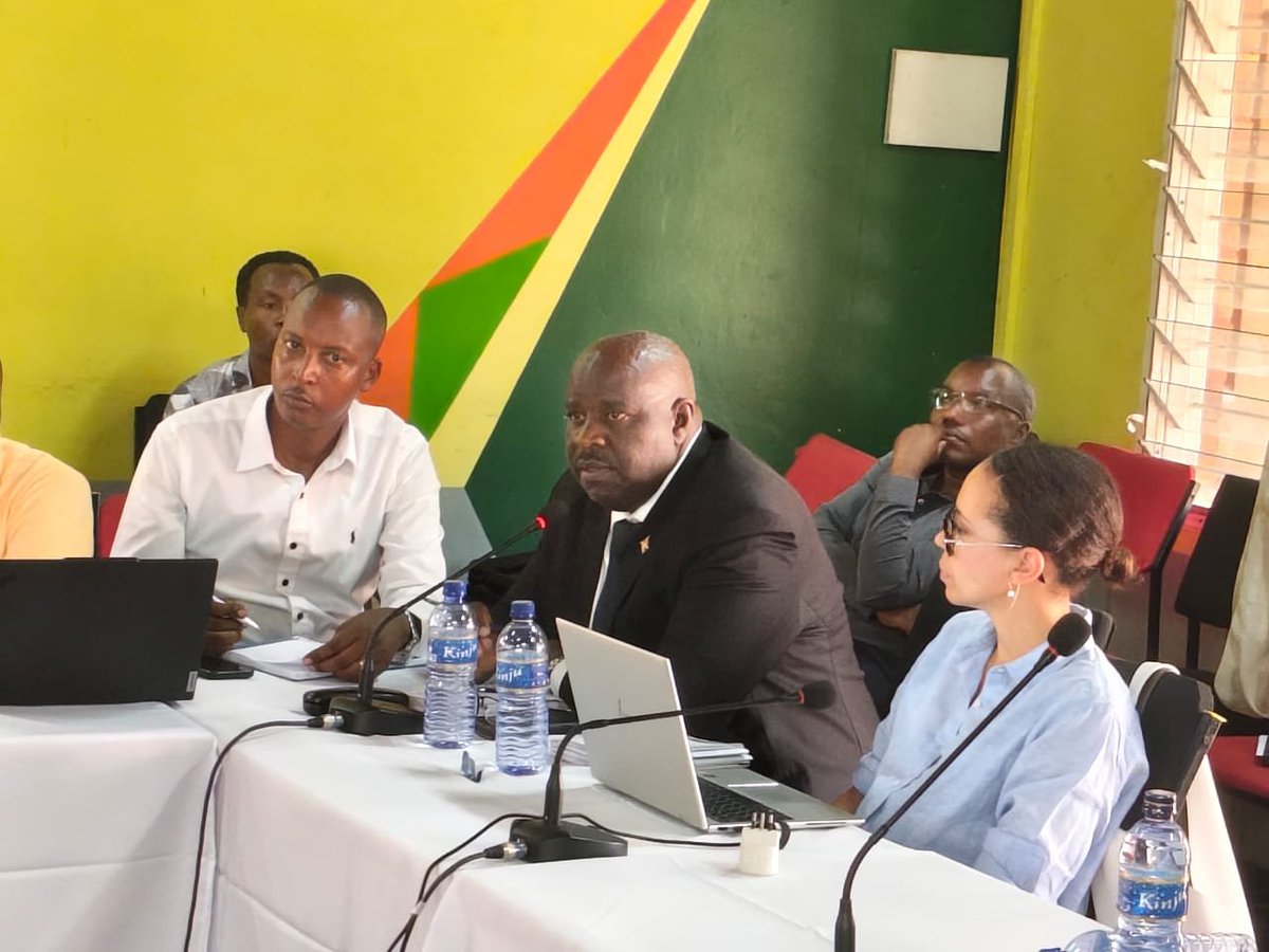 BMineagrie's tweet photo. Le @BMineagrie a organisé vendredi le 11/9/2026 une réunion extraordinaire du Groupe Sectoriel Agriculture et Développement Rural (#GSADR ), une plateforme de concertation et de coordination qui réunit le Gouvernement, PTF, ONG, le secteur privé et autres acteurs du secteur. https://t.co/UgV7JZndpj