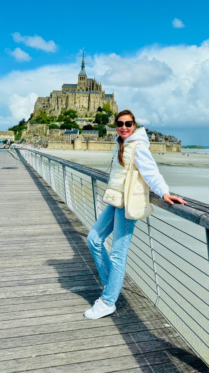 JcCreer6a's tweet photo. Mont Saint-Michel is one of France’s most extraordinary landmarks and a masterpiece of medieval engineering. The abbey’s construction began in 1023 and continued for nearly 500 years. What makes it truly unique is that it was built from the top https://t.co/HBwH8e9CKl