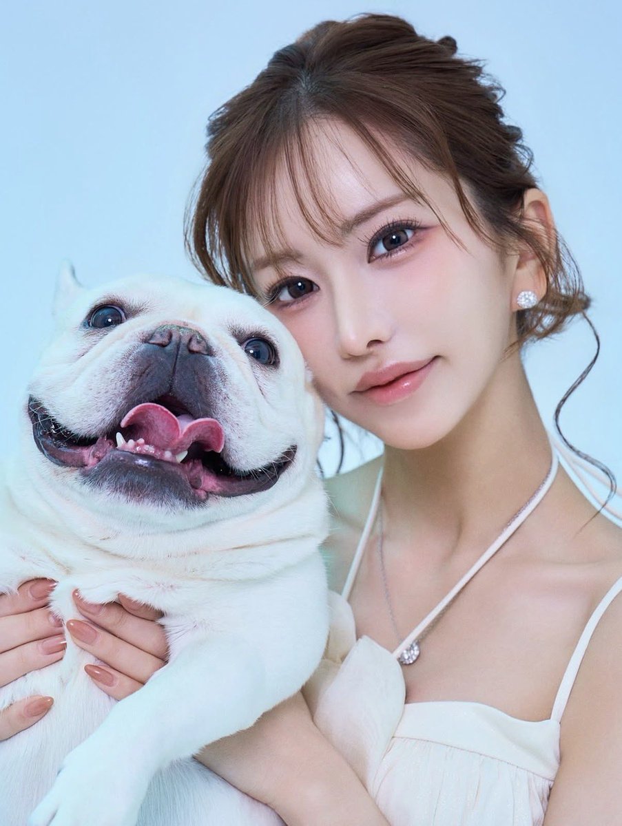 minatokukyoudai's tweet photo. 報道が出て多くの人がリノさんを批判しているが、批判していいのは迷惑を被った人だけだと思う。例えばジャングルや仕事で関わっている人などだ。

���物は基本的に人に迷惑をかけることはないから、これに乗じて批判している奴らはみんな自分の人生がうまくいっていないのだろう。

かといって擁護されるものではないと思う。

しかし、彼女が今まで残してきた成績はすごいことだし、この経験をバネにさらに飛躍すると思うし応援しています。

ハナコはめちゃくちゃ可愛くて人懐っこくて俺も好きだから、出てきたらたくさん可愛がってあげてください。寂しい思いをさせたらダメですよ。

それとリノさんで話題は持ちきりだがエルコレ、平良翔太の件は絶対風化させたくないので今来てる情報もタイミング見て投稿する。