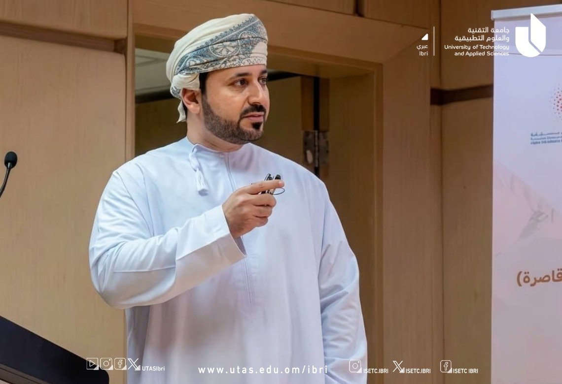 LRC_CAS's tweet photo. شارك الدكتور ياسر العلوي، بورقة علمية ضمن أعمال الندوة التخصصية «الهوية الثقافية في ظل المتغيرات المعاصرة »، التي نظمها المنتدى الأدبي بوزارة الثقافة والرياضة والشباب.
مشاركة علمية تسهم في إثراء الحوار حول قضايا الهوية الثقافية في ظل التحولات والمتغيرات الراهنة. 
 #UTAS https://t.co/qf3hTN46lL