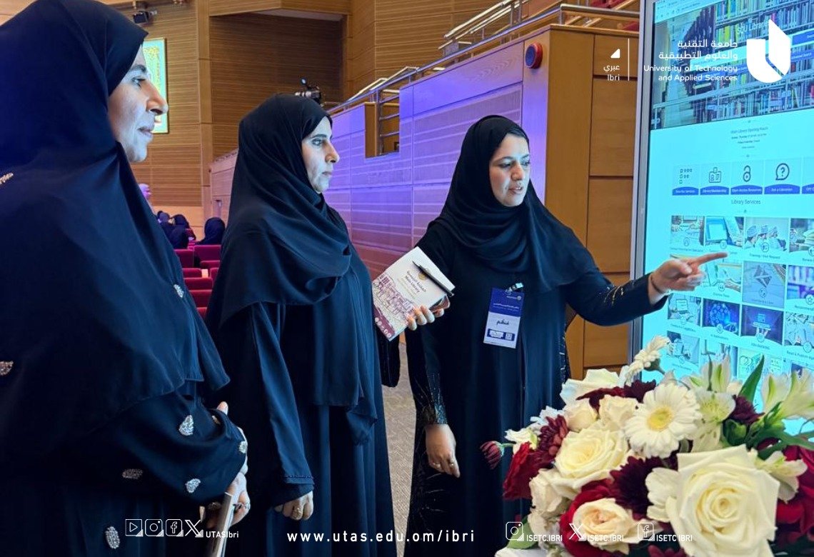 LRC_CAS's tweet photo. شارك قسم المكتبة في الملتقى الخامس للمكتبة الرئيسية بجامعة السلطان قابوس،  تحت شعار: «مستقبل المعرفة: من الوصول إلى الأثر»
 ومثّل القسم كل من أ. محفوظة الفارسي وأ. فاطمة الشملي، في ملتقى تناول مستجدات المعرفة والبحث العلمي، وتوظيف الذكاء الاصطناعي وأخلاقياته. 
 #UTAS https://t.co/lzjpYtKXMO