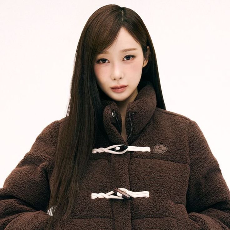 TheAboutHate's tweet photo. 🧵A short thread about what Giselle posted and who showed support over the past year 🪡 https://t.co/qqoWZ2K6me