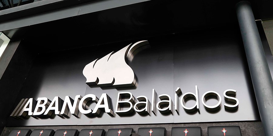 MCeleste1923's tweet photo. 🩵 Moi pero MOI BOS DÍAS CELTISMO ‼️

👋🏼 ADEUS o nome de: @SomosABANCA Balaidos

#ULTIMAHORA 

📌 @lara_grana

➡️ Conxemar (Asociación Española de Mayoristas, Importadores, Exportadores y Transformadores de Productos de la Pesca y Acuicultura) e o @RCCelta ultiman unha "alianza estratégica" que inclúe o cambio de naming de Balaidos 

➡️ Tanto @Xunta como Concello están o tanto das negociacións e o acordo está en "fase avanzada"

✅ Este acordo terá vixencia de 7️⃣ anos e sexa presentado antes da feria de Conxemar (6-8 outubro)

✍🏼 Esta alianza "se asienta sobre los «múltiples valores» compartidos entre el Celta y Conxemar, en ámbitos como el de la salud, la alimentación saludable, el deporte o las acciones pedagógicas y de divulgación con los más pequeños"

🏟️ A alianza permitirá abrir Balaidos ós asociados de Conxemar cun hospitality. Conxemar disporá de 💯 butacas da nova grada de Gol e unha sala para networking ou actividades divulgativas

💵 O @RCCelta NON perde diñeiro co cambio de naming

https://t.co/0vJCgiV3YJ