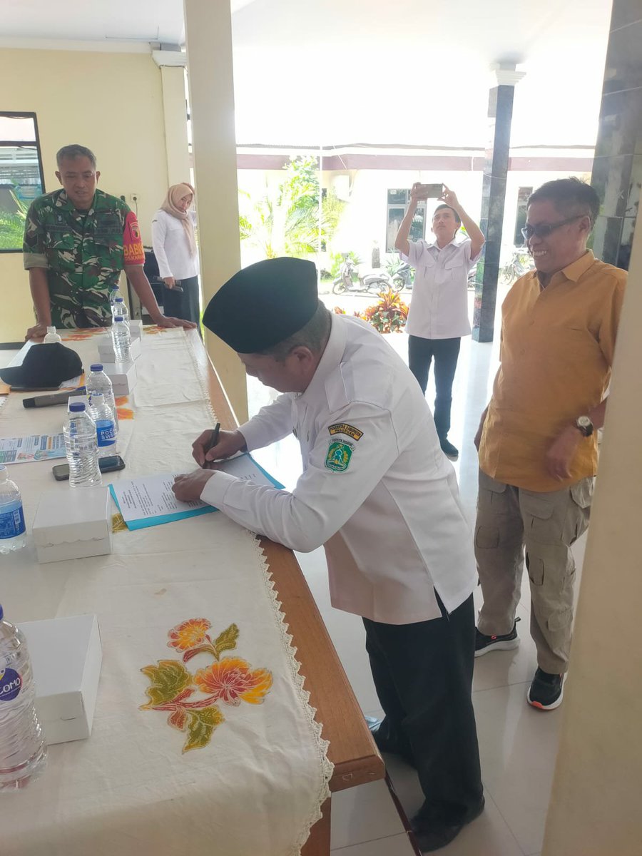 humaspandaan's tweet photo. BHABINKAMTIBMAS POLSEK PANDAAN AIPTU ABD MANAB MELAKSANAKAN KEGIATAN MUSYAWARAH PERENCANAAN PEMBANGUNAN DESA (MUSRENBANGDES) DALAM RANGKA KESEPAKATAN RANCANGAN RKP DESA TAHUN 2027 DAN PENYUSUNAN RKPD TAHUN 2028 KABUPATEN PASURUAN.
KEGIATAN di balaidesa karangjati https://t.co/IECZUY6rwt