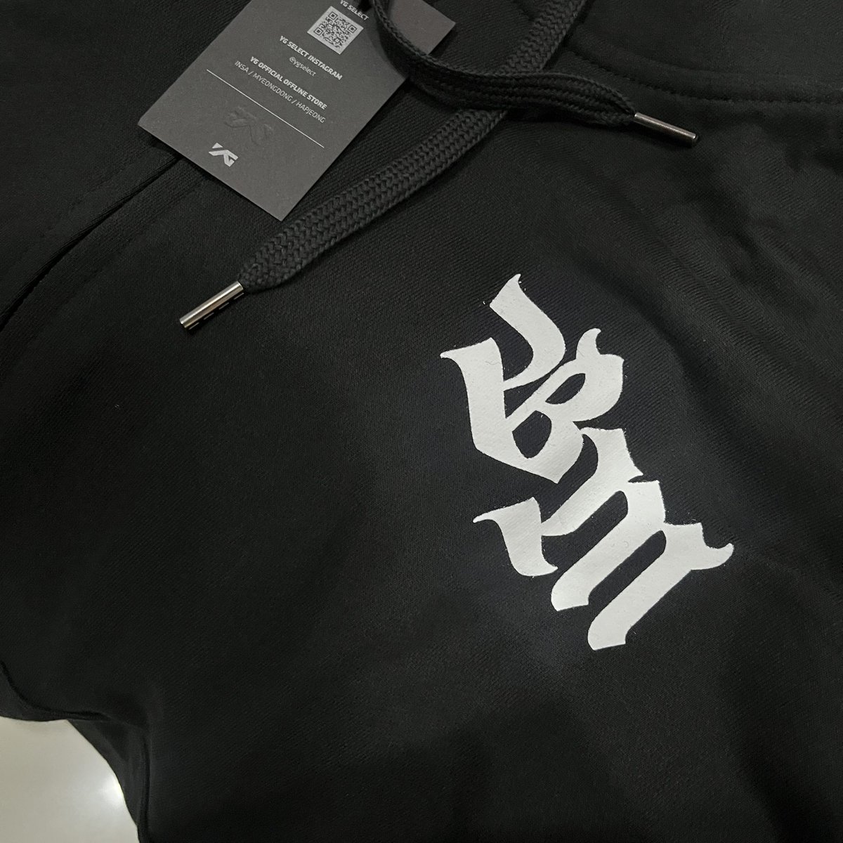 rchlmaureen's tweet photo. Want to sell / wts

Official YGSelect
Hoodie/Jacket Baby Monster (We Go Up)

All Size, details :
Length 71cm
Chest 78cm
Shoulder 85cm
Sleeve 56.5cm

Bid your price on dm
Bisa via oren

#wts #babymonster #asa #ahyeon #ruka #chiquita #rami #rora #pharita https://t.co/Uy36FJJN2L