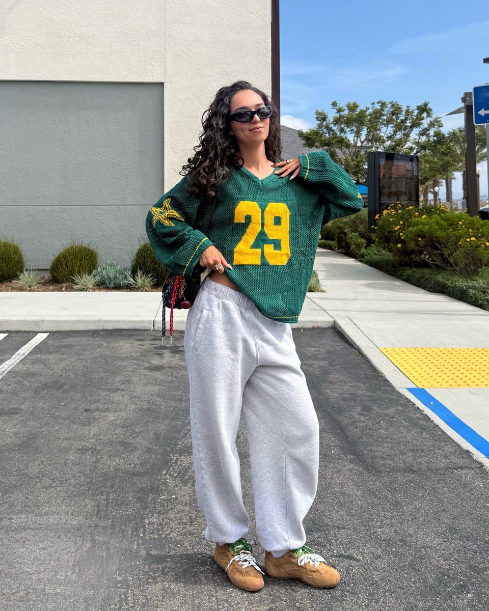 Nanforensic's tweet photo. spring fitsss 🫶🏼 which one is your fav (1-10)? _
streetwear style, streetstyle outfits, baggy pants, baggy clothes, tomboy style, spring style https://t.co/RFQYrryQf4
