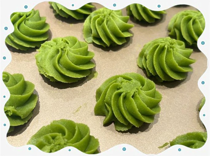 carld680745's tweet photo. Sharing my favorite crispy matcha cookies with all! They’re the perfect sweet, grassy treat for lazy afternoons ， https://t.co/2S2YIhQ67J