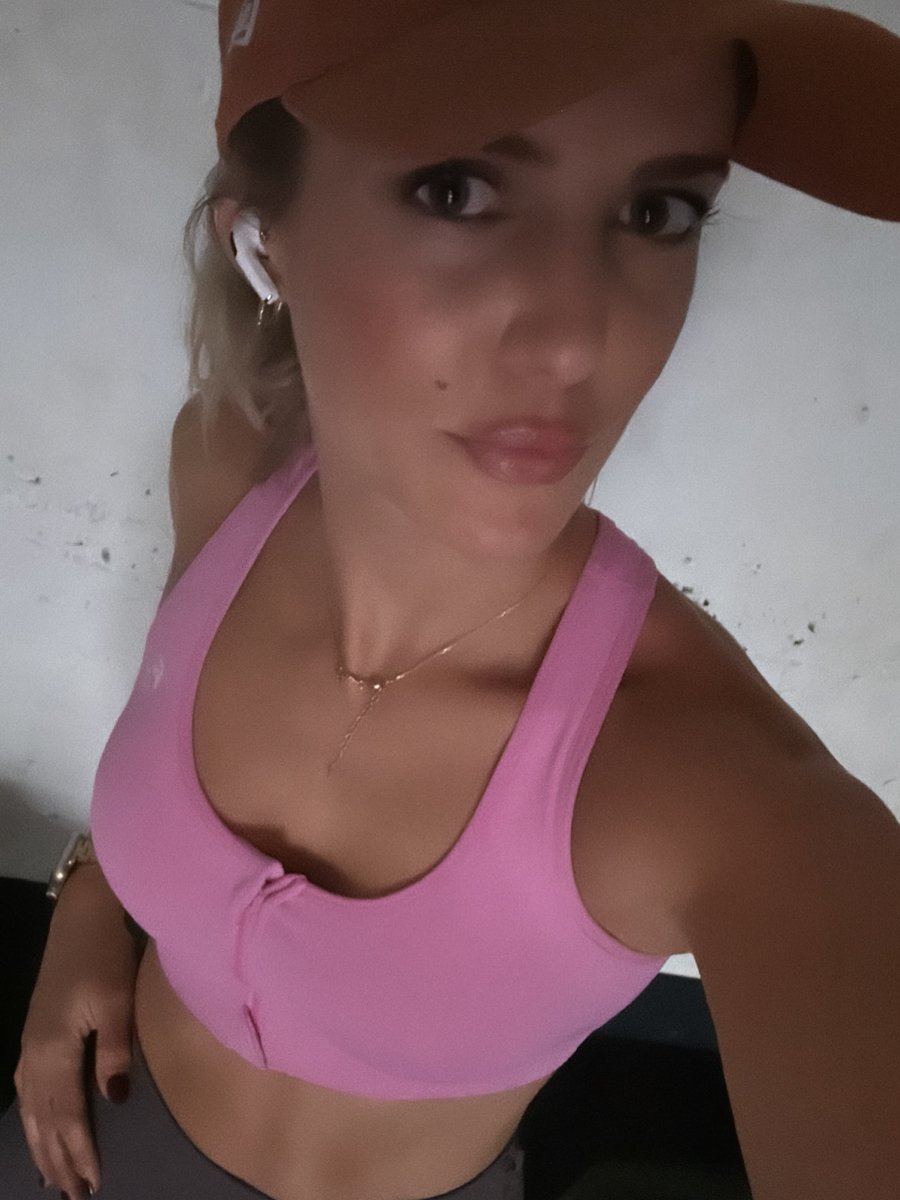 RyannHaughrm's tweet photo. Photo by Sabrina Roth on July 20, 2026. May be a selfie of one or more people, people smiling, activewear, sportswear, top and text. https://t.co/JHbC5JoEus