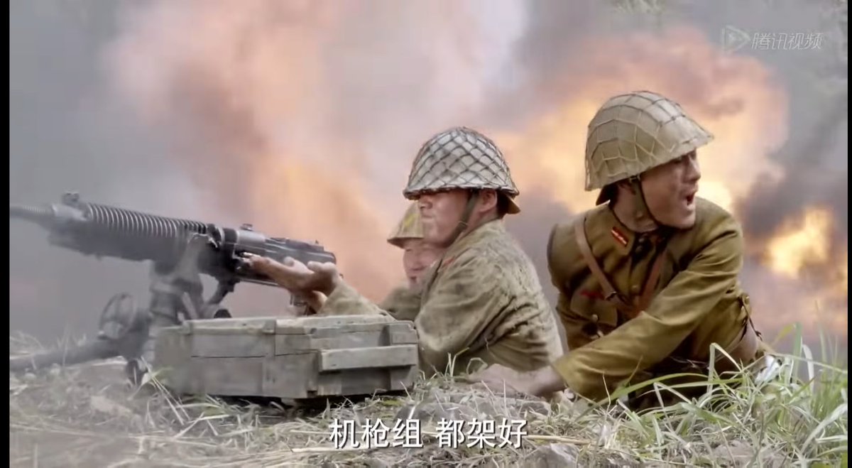 Turutontan7924's tweet photo. 初めて見た時、重機関銃が普通の歩兵と混ざって戦うことなんてないと思っていたのだが、 
いま考え直してみると、重機関銃中隊一個分隊が歩兵中隊に配属されたというシナリオならば、割と現実にあり得そう() 

↓軽機関銃の数量がかなり多いことは、さておき、歩兵分隊は密集し過ぎでは？ https://t.co/ua9PtKtqH5