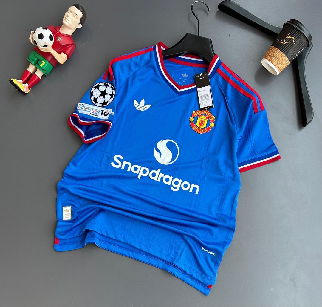 NuwatuhaProssy's tweet photo. Hello Manchester United fans 🙏🏾
It’s a match day https://t.co/Ipvj8LtQAU