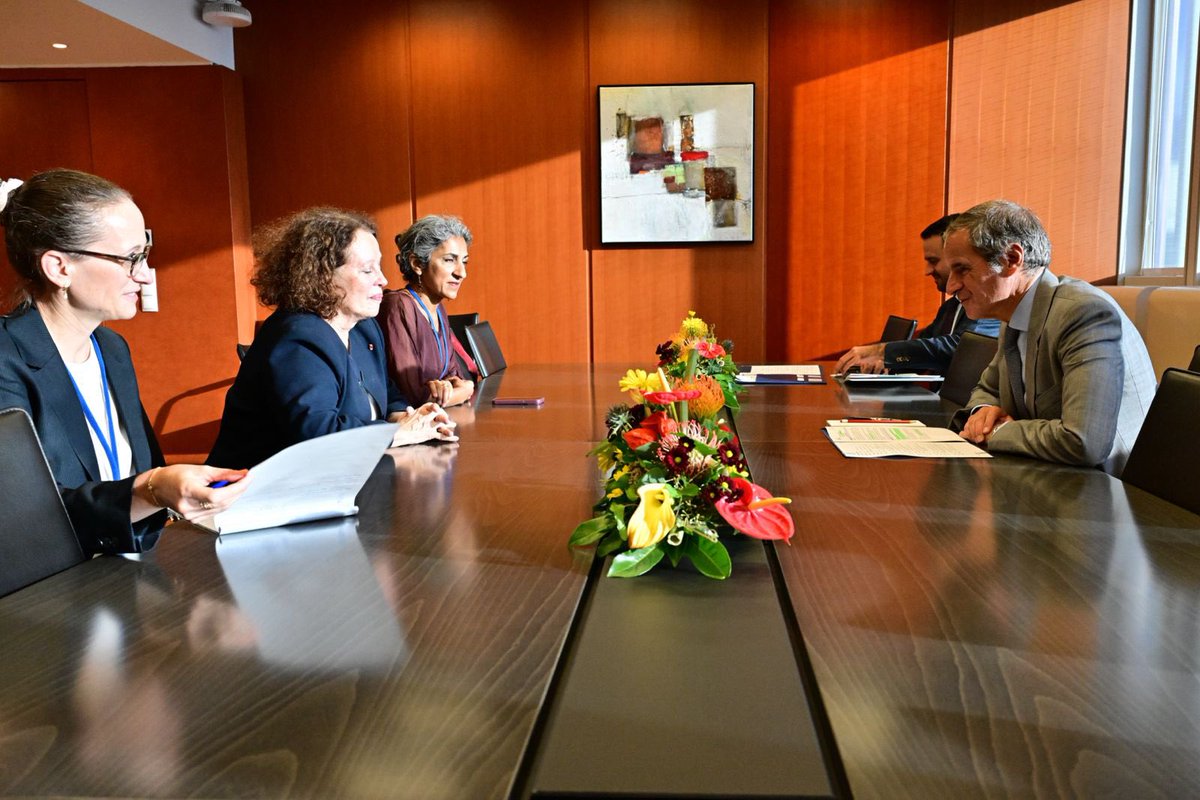 rafaelmgrossi's tweet photo. L’innovation nucléaire progresse rapidement, et @Exhibition_WNE est devenue une plateforme importante pour mettre en lumière ces avancées.

Ravi d’accueillir @SylvieBermann à la #IAEAGC et de nous tourner vers WNE 2027, alors que @iaeaorg et WNE poursuivent leur collaboration pour mettre en valeur le rôle croissant des technologies nucléaires, bien au-delà de la production d’électricité.
