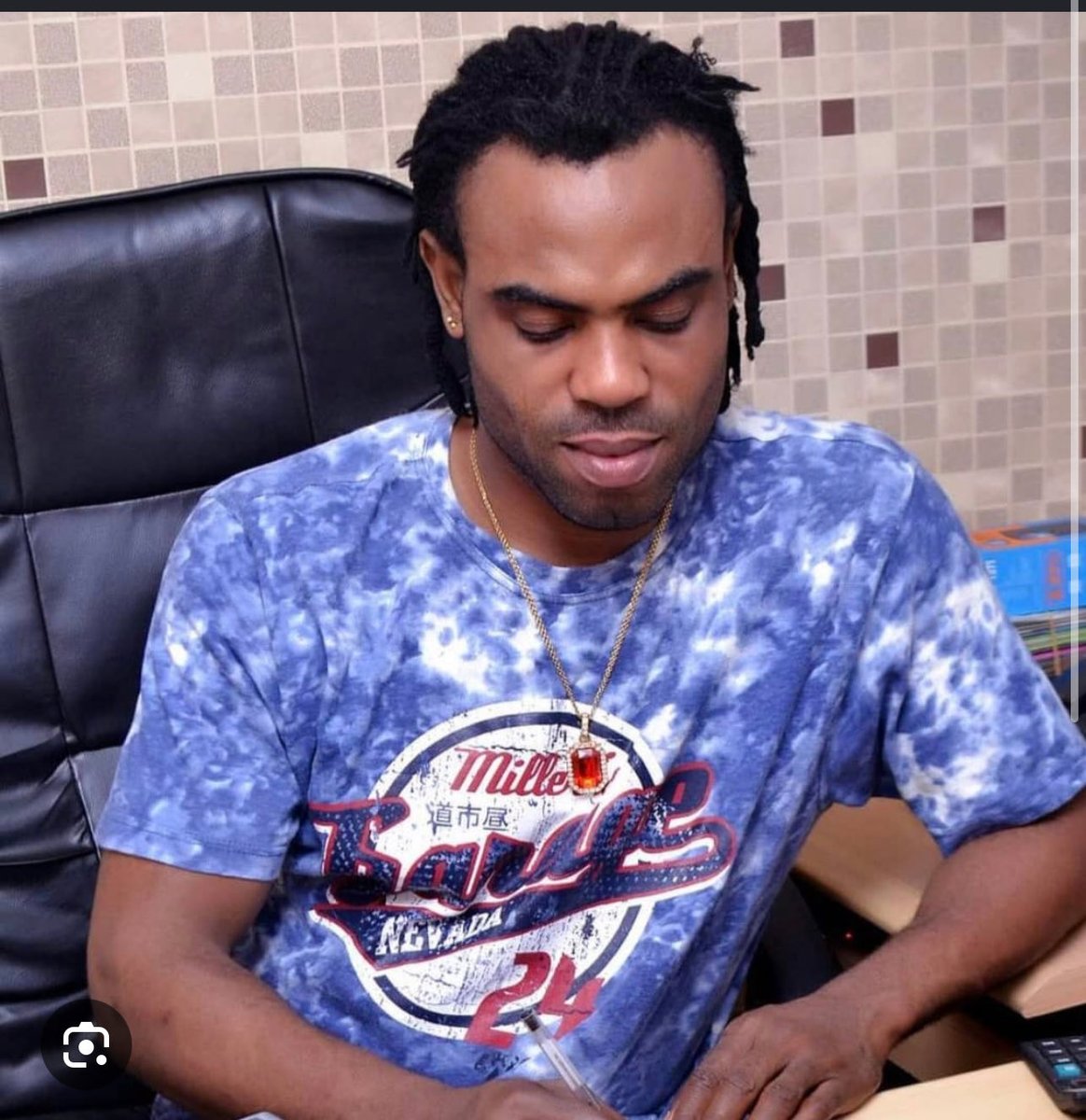 ArtisteTag's tweet photo. REPORTED SCAMMERS IN THE INDUSTRY:

- UGOBEST (This one has shown a lot of young boys too much shege, ruined lives too)

- OLORI RADIO. (always harassing people in the dm, lying to want to plug them on radio)

- LOTTANAHARRY. (this one always begging for 5k in the dm to sign you) https://t.co/p29uYzkTMw