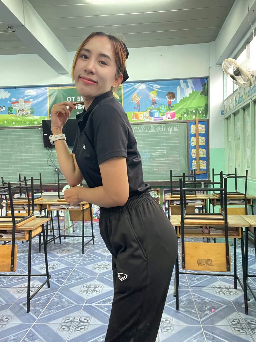 LoveAss66879775's tweet photo. ครูนิดขยันลงรูปตูดกางเกงวอร์มแบบนี้ แล้วน้ำเราจะเหลือหรอวันพุธที่ไรน้ำหมดตัวตลอด
#ชุดพละกางเกงวอร์ม https://t.co/mtKdyOiuT1