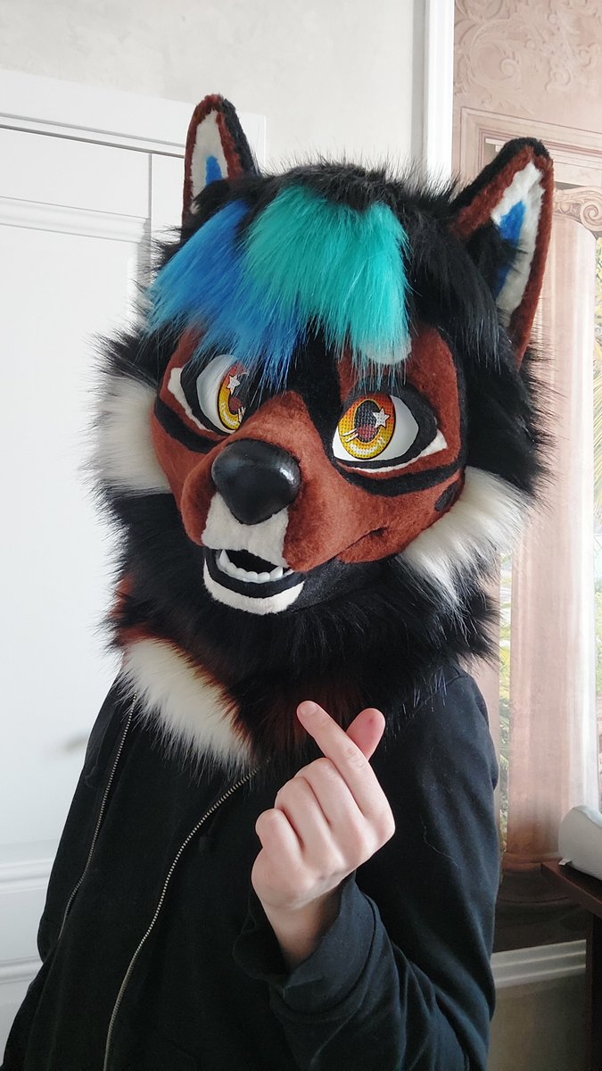 RayVernid's tweet photo. 💖 Fursuit head for sale! 💖
Mix of a german shepherd and shiba inu
Price: 1500€ + shipping (150 with EMS)
Shipping is from Russia
Payment are available with PayPal or card
#fursuitforsale #fursuitsale #fursuithead #fursuitmaker #fursuitheadforsale https://t.co/iOSb8Ctzl1