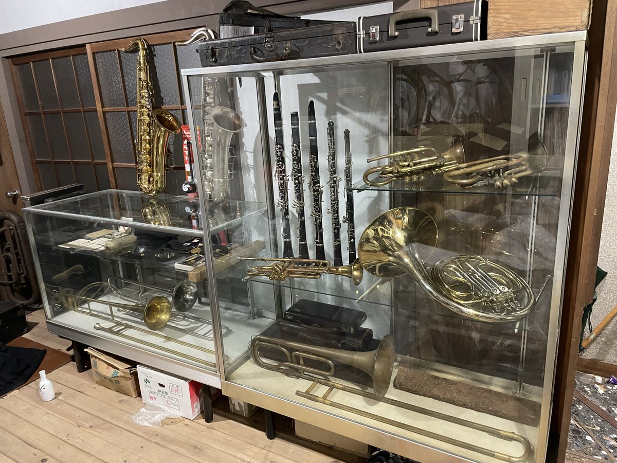 GUNGAKUTAI_bot's tweet photo. 軍楽隊資料館は10/18よりオープン致します。
場所は横浜市南区。
入館料は300円。

10月の開館日は18、25、31日
11月は3、8、14、21、23、29日
を予定しています。

ご興味のある方は続報をお待ち願います。
（楽器スタンドや解説板製作はこれから取り掛かります） https://t.co/4RxkfbhmIQ