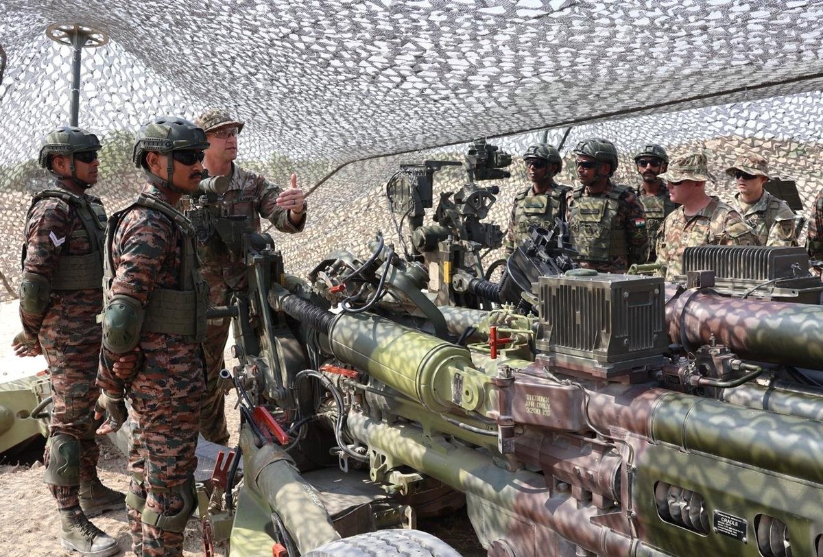 sidhant's tweet photo. Indian, American forces together with M777 Ultra Lightweight Howitzer at Mahajan Field Firing Ranges as part of India, US Military Exercise Yudh Abhyas. https://t.co/CDNy4xKpXl