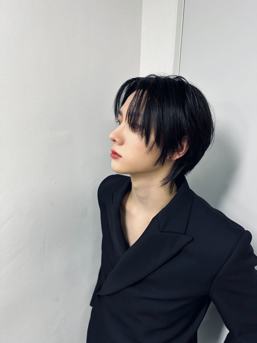 p0p9m4's tweet photo. ソンホさんの喉仏が好きで保存しまくってた時代もありました🙂‍↕️ https://t.co/3ww8Gyehyw