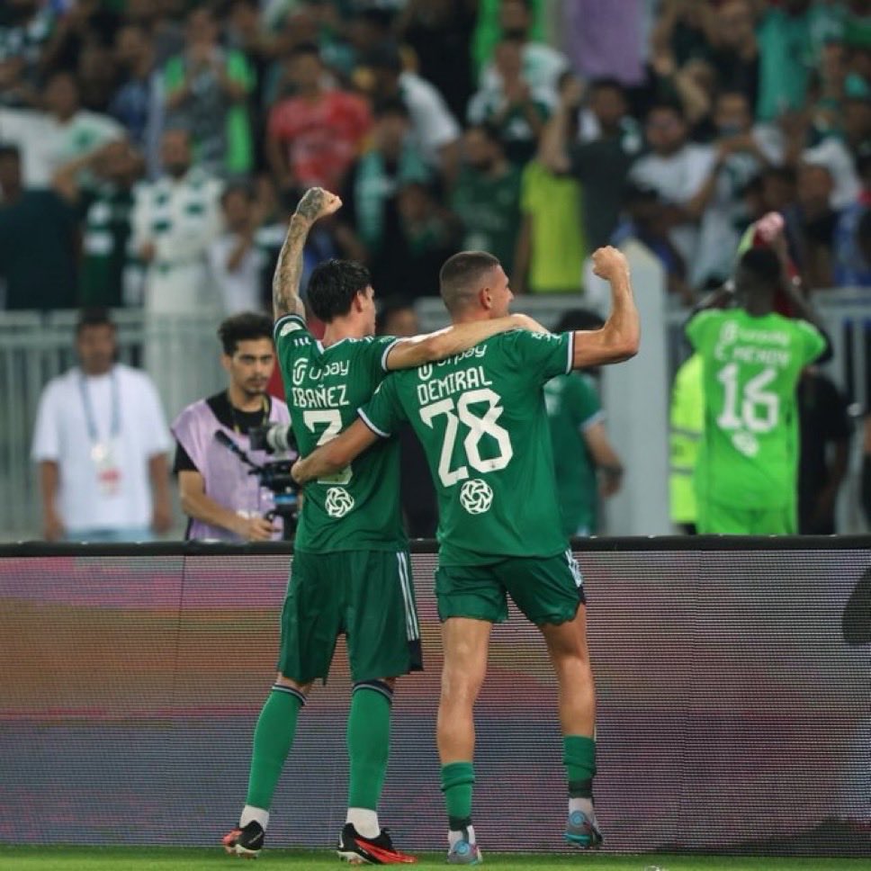 H_14AM11's tweet photo. الرحلة كانت طويلة يا أهلينا المجيد

انتكاسات، ثم نهوض، ثم انتكاسات ثم نهوض وتحقيق المجد القاري لمرتين على التوالي وما بينهما الكثير من القصص والملاحم 

يوم السبت .. قصة عظيمة أخرى بحول الله

الله ينصرك يا أغلى شعار https://t.co/H5KsK3VnLk