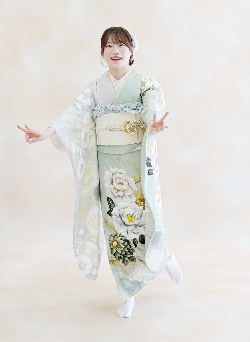 shiratamalove87's tweet photo. 先日、北海道に帰省した際に、成人式の前撮りをしてきました👘✨

素敵な振袖を着て撮影することができて、とっても幸せでした🫶🏻
成人式がますます楽しみになりました✨✨✨

この写真は母撮り📸↓↓↓ https://t.co/NUnwYcrzZV