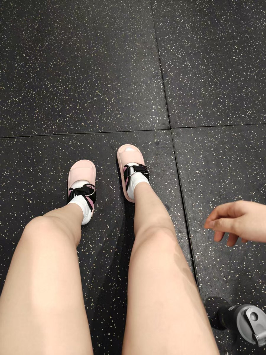 Reagan8degree's tweet photo. 女友健身穿的小白袜有没有想要的？超级软 香香的😏可以定制 #反差 #绿帽 #健身 #女友 #白袜 #原味 https://t.co/OkZOKTp2jw