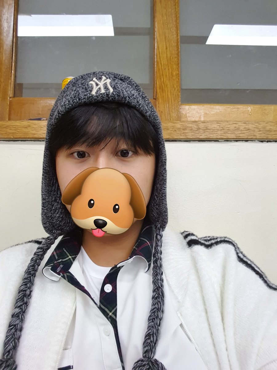 Sesuu0909's tweet photo. 새로운모자를 샀어!
ㅠㅠ https://t.co/931M94yEkC