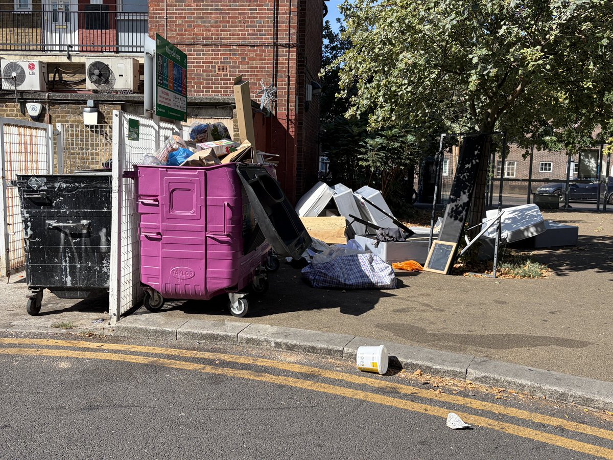 TowerDumplets's tweet photo. @LondonAssembly It’s as much to do with council (in)competence ! 

@TowerHamletsNow is a dump. Top down ineffective management. https://t.co/3YtQxHYwaO