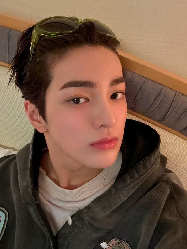 disunut's tweet photo. Ahn pretty keonho #건호 https://t.co/8xpU1e9Hav