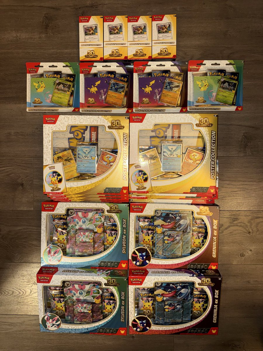 Muzzafuzza's tweet photo. Thank you @GameStop 🙏 #Pokemon #Pokemon30 https://t.co/3hJZ7daJyb