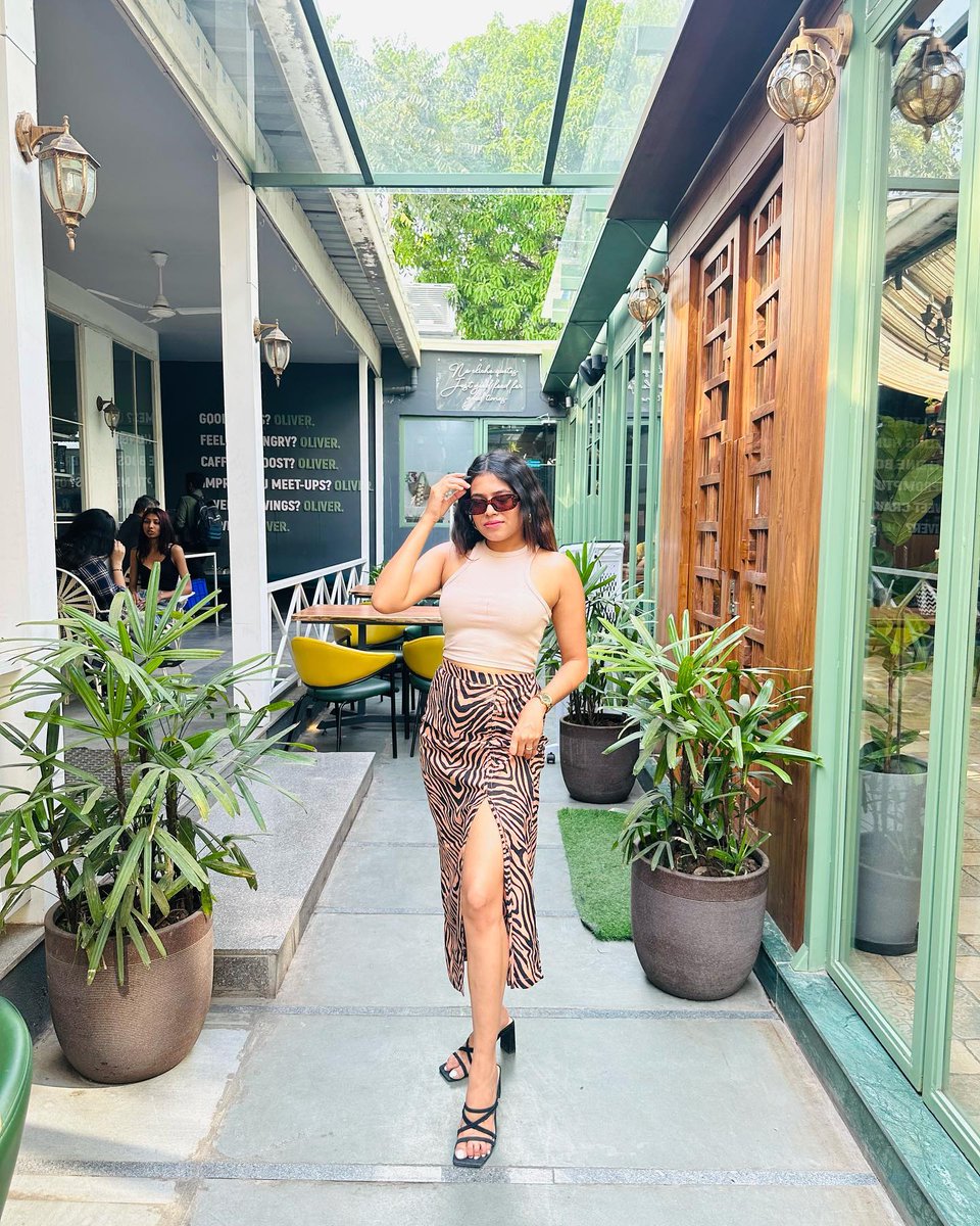 Hc83672459's tweet photo. 🌻✨🌞🦋 https://t.co/wUOeuuKtkc