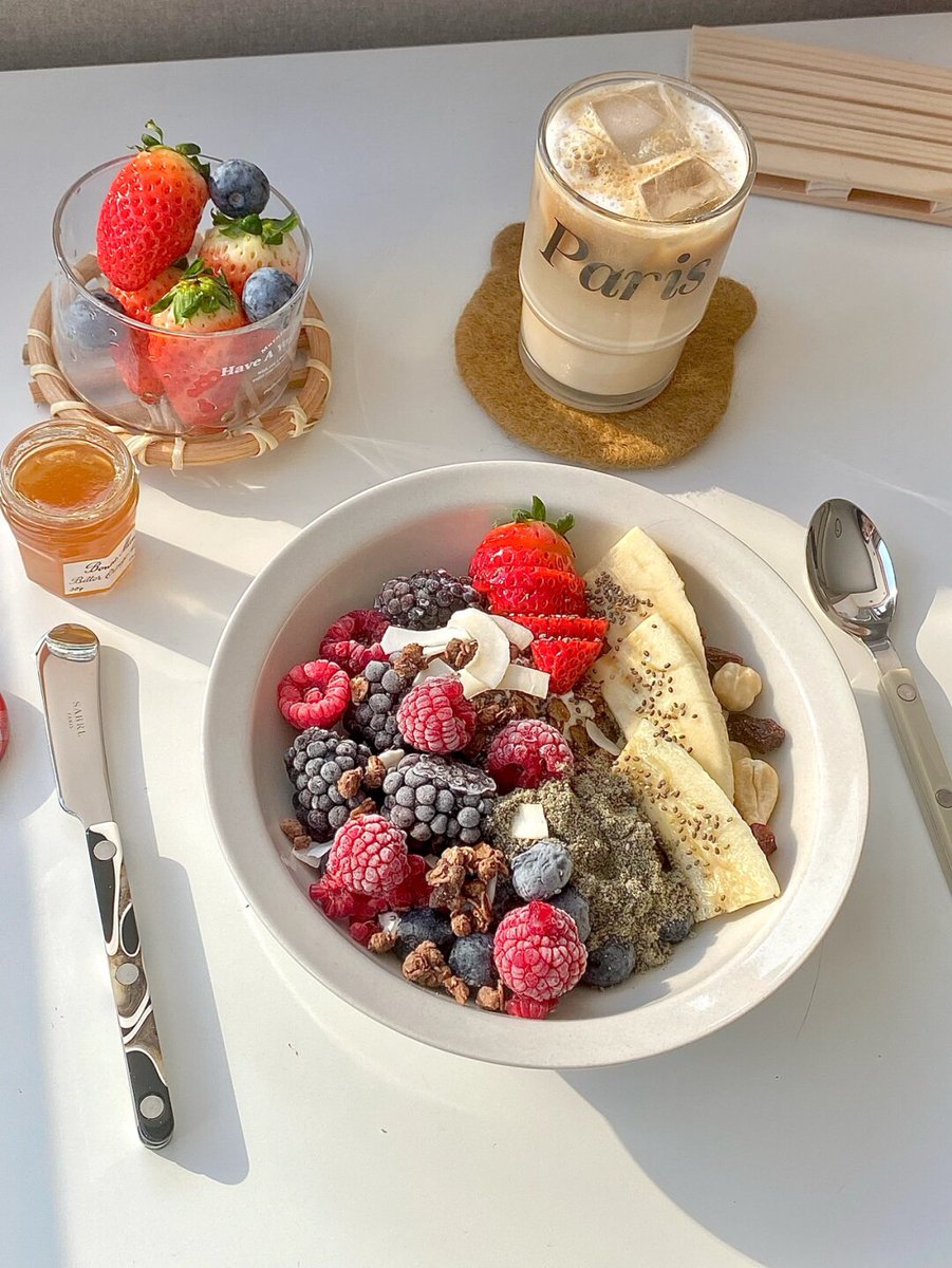 almaz992591's tweet photo. Try this 5-min high-protein Greek yogurt bowl for a quick fat-loss meal! Top with chia seeds, fresh berries and a handful of almonds – balanced, satisfying and perfect for your weight loss journey. https://t.co/OPspbJ929G