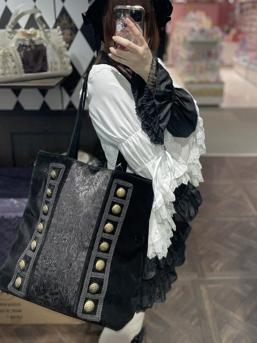 MaisonPierrot's tweet photo. ナポレオンジャケット風のボタンと、高級感溢れる別珍素材が美しい✨️

🏰𝐑𝐞𝐜𝐨𝐦𝐦𝐞𝐧𝐝𝐞𝐝 𝐈𝐭𝐞𝐦🏰

【ATELIER PIERROT】

「イノサン 」トートバッグ 
-Gothic Lolita Tote Bag-
￥12,100(税込)

ワイン/ブラック

#メゾンドアトリエピエロ原宿店
📞03-6447-1153 https://t.co/dmypqpk35u