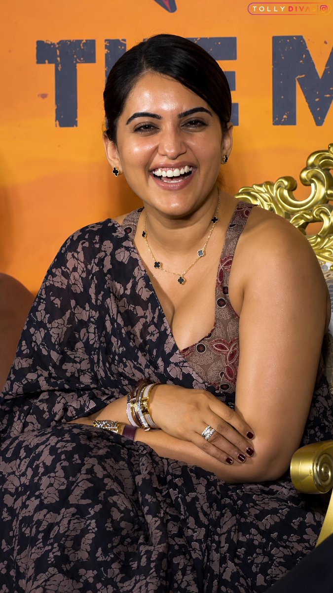 fomogawl's tweet photo. #Sravanthi #Sravanthi_Chokkarapu #Chokkarapu #Tollywood #Anchor https://t.co/Wuukv66U0S