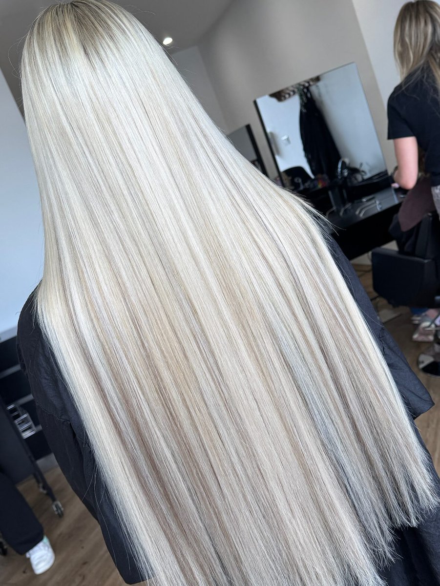 PatrickEvans8's tweet photo. BLONDE TRANSFORMATION &amp; 175g nano fitting just £250🫣🫣
Brand new @violahair the best of the best🫶
📲 𝔹𝕠𝕠𝕜𝕚𝕟𝕘𝕤 - 𝔻𝕄 @𝕤𝕜𝕪𝕖𝕤_𝕙𝕒𝕚𝕣𝕩
♡︎ 𝙼𝚘𝚕𝚕𝚢𝚖𝚊𝚎 𝚅𝚘𝚕𝚞𝚖𝚎 𝚌𝚞𝚛𝚕𝚜
💃🏼 𝙲𝚑𝚎𝚕𝚜𝚎𝚊 𝙱𝚕𝚘𝚠𝚍𝚛𝚢𝚜
💁🏼‍♀️ 𝚂𝚎𝚕𝚏 https://t.co/yJXRmw1XE6