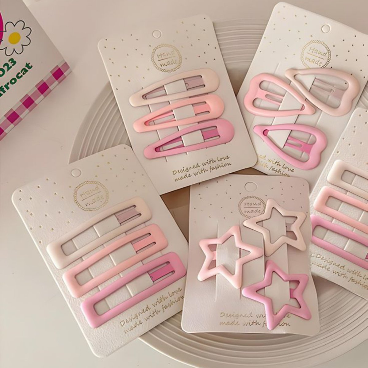 girlwhoblooms's tweet photo. hairclips >>> https://t.co/ItmKwEGWBy