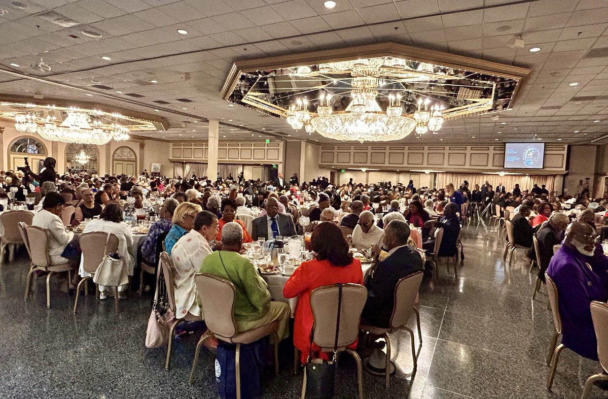 ivanjbates's tweet photo. Yesterday I was honored and blessed to host our 4th annual Older Adult luncheon, hosted by the fabulous Dr Kaye Whitehead, as we continue to celebrate those who paved the way for us to be here today! 

Thank you to those who helped make this possible and to the 1.300+ participants who came through to celebrate our legacy. #BuildingBridgesForABetterBaltimore