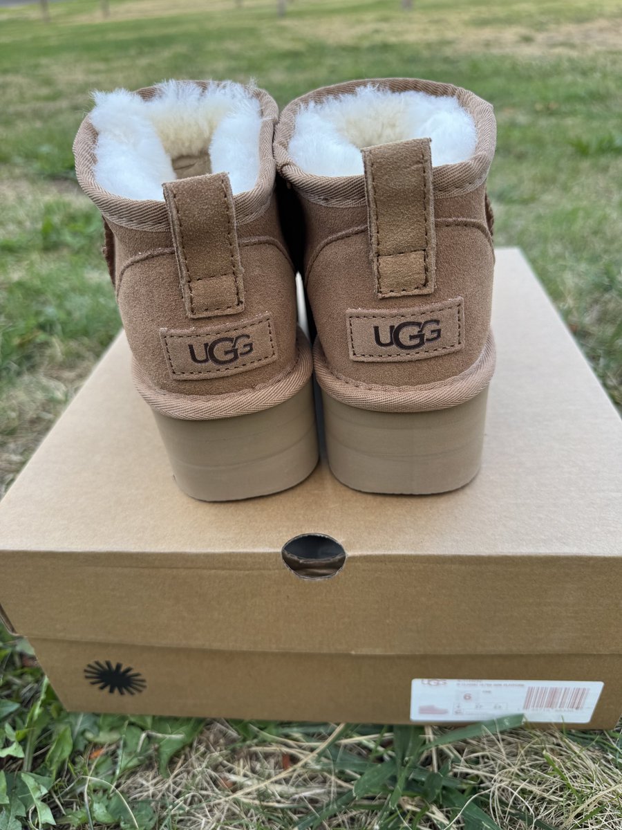YeezyBoostLiao's tweet photo. UGG Classic Ultra Mini Platform Boot Chestnut (Women’s)🎆🎆🎆 1135092-CHE🇭🇺size：36,37,38,39,40 https://t.co/NPHRSXjoWS
