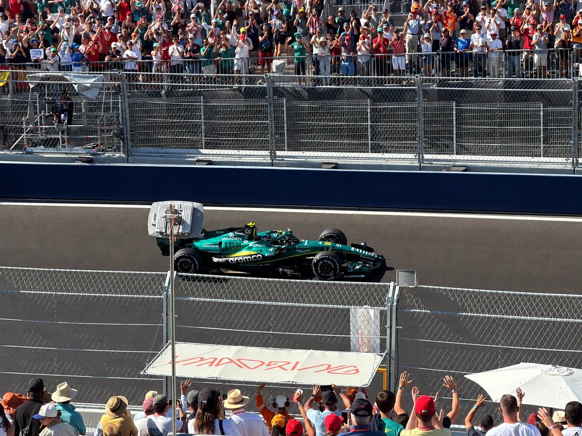 BeccaKraushaar's tweet photo. 🏎️ Speed was the theme in Madrid. 
@Infinidat, a Lenovo company, brought together customers for an unforgettable F1 experience and a fitting setting to talk performance.

Powered by Neural Cache, InfiniBox™ SSA delivers latency as low as 35 microseconds.

https://t.co/wcyOs4ys2A https://t.co/o6hY4FvqVI