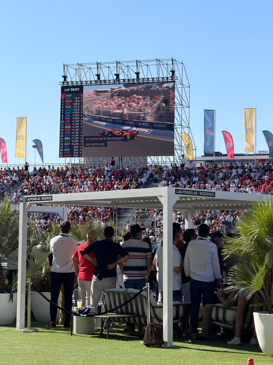 BeccaKraushaar's tweet photo. 🏎️ Speed was the theme in Madrid. 
@Infinidat, a Lenovo company, brought together customers for an unforgettable F1 experience and a fitting setting to talk performance.

Powered by Neural Cache, InfiniBox™ SSA delivers latency as low as 35 microseconds.

https://t.co/wcyOs4ys2A https://t.co/o6hY4FvqVI